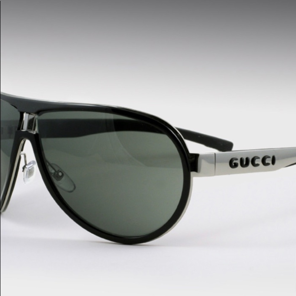 W - 🕶 BLACK GUCCI SUNGLASSES 🕶